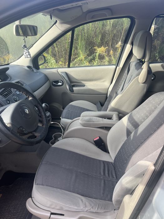 Renault Scenic 7 osób