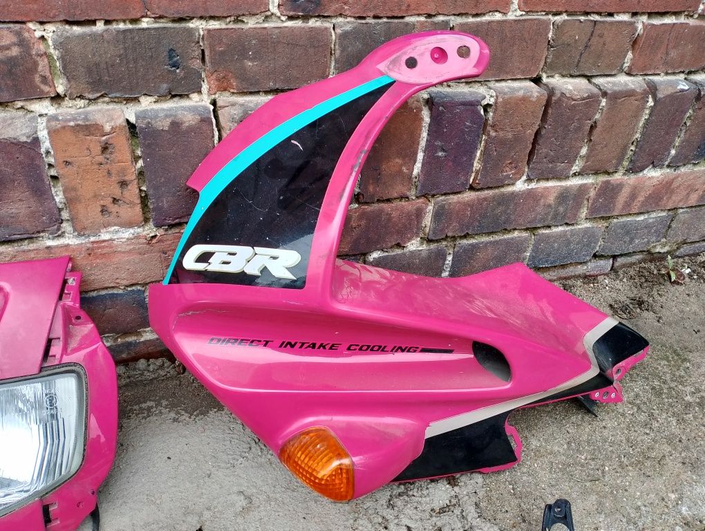 Czacha czasza stelaż lampa owiewka szyba honda CBR 600 f2
