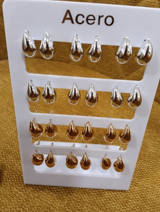 Brincos em formato de gota