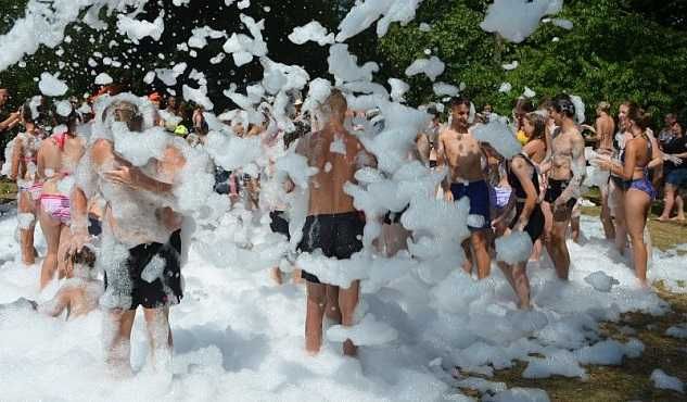 Euro bungee zjeżdżalnie zamki byk rodeo piana party eliminator wynajem