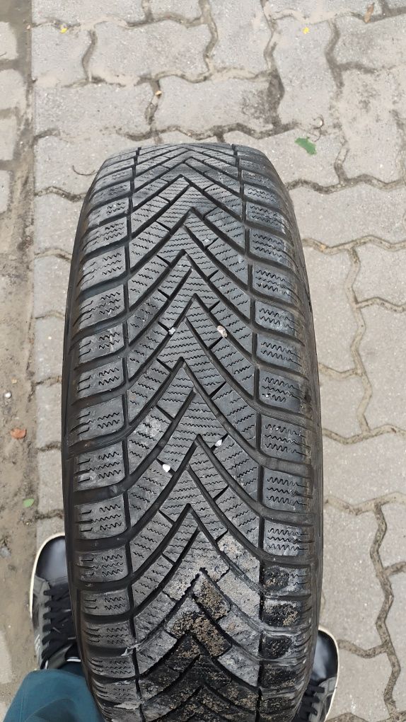 Koła 15" felga stalowa  Hyundai i30. Opony zimowe