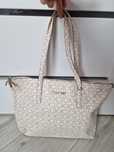 Beżowa torebka Calvin Klein Shopper Md Monogram K60K608101 złote napis