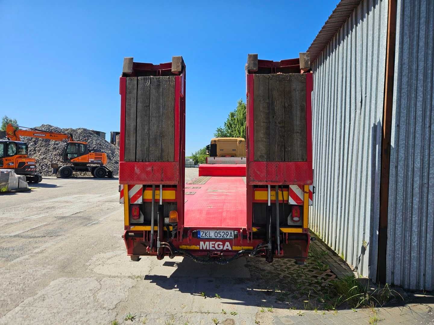 Naczepa niskopodwoziowa MEGA MNN - hydrauliczne najazdy! 2015 r