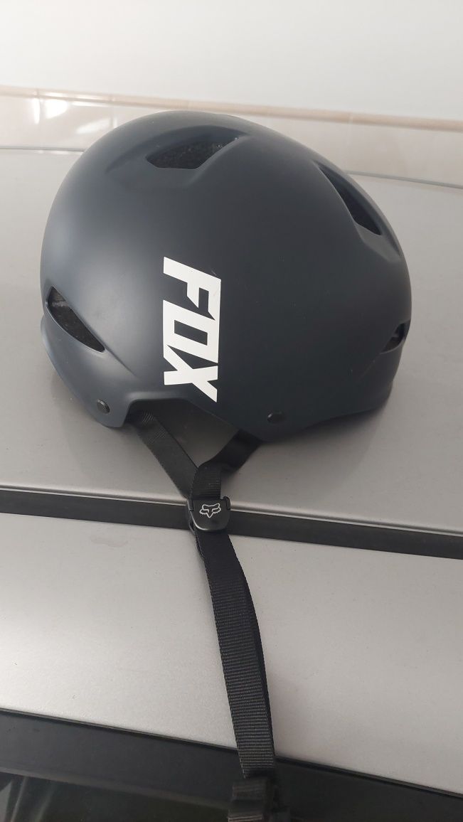 Capacete FOX (excelente estado)