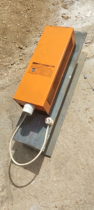 Regulador Automático de Tensão IREM Ministab E216.