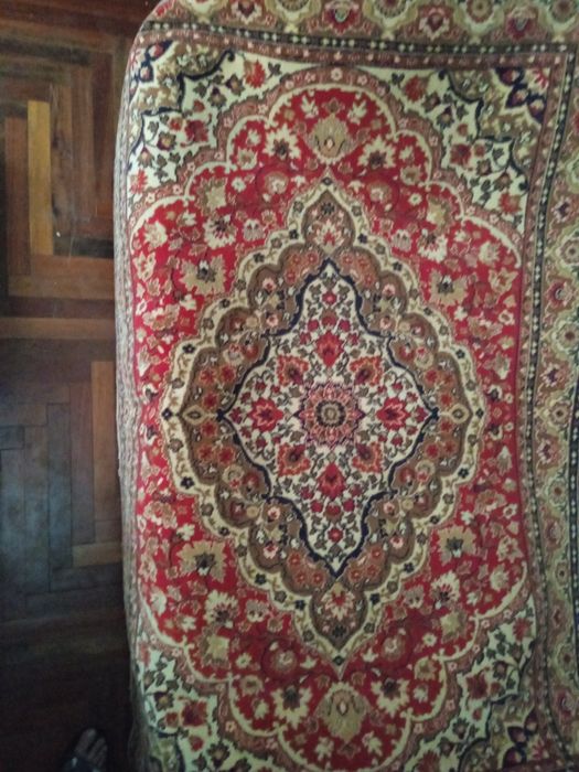 Продам ковёр 2,25*1,50