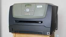Drukarka laserowa Lexmark e352dn - 60% tonera - NOWY bęben