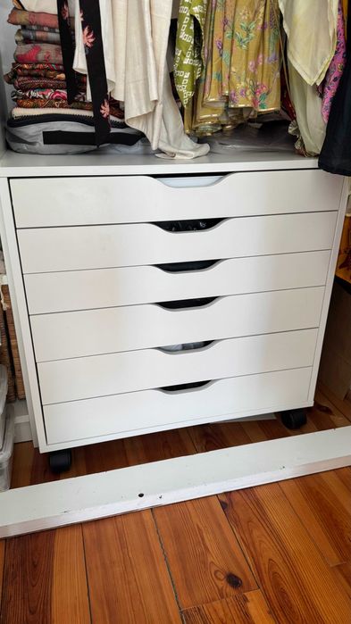 Cômoda com rodas | Drawer unit on casters | 1 UN