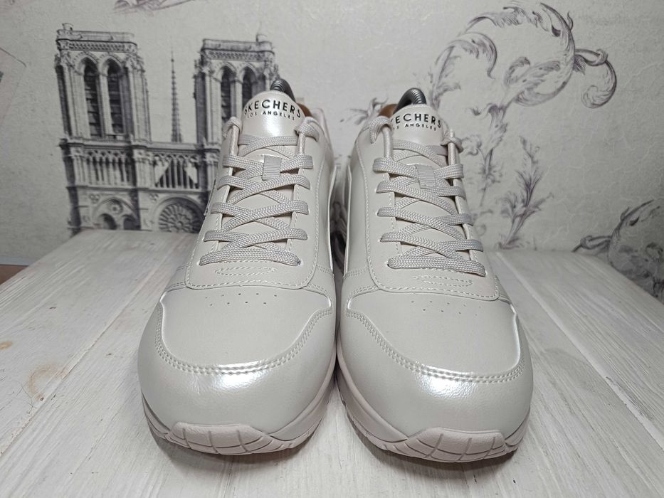 - Skechers Uno Stand On Air