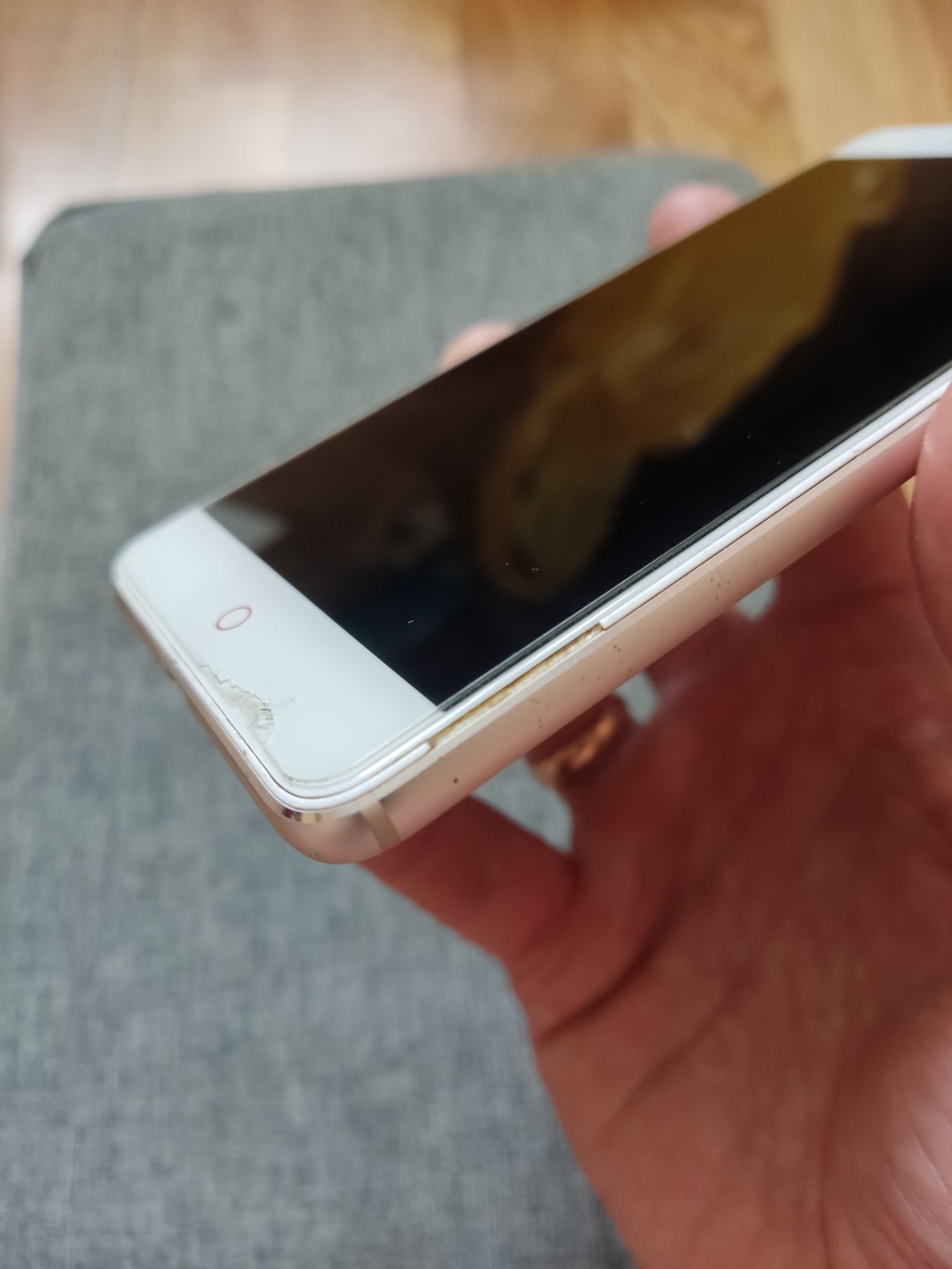 Продам смартфон ZTE Nubia Z17 mini (4 gb ram, 64 gb rom)