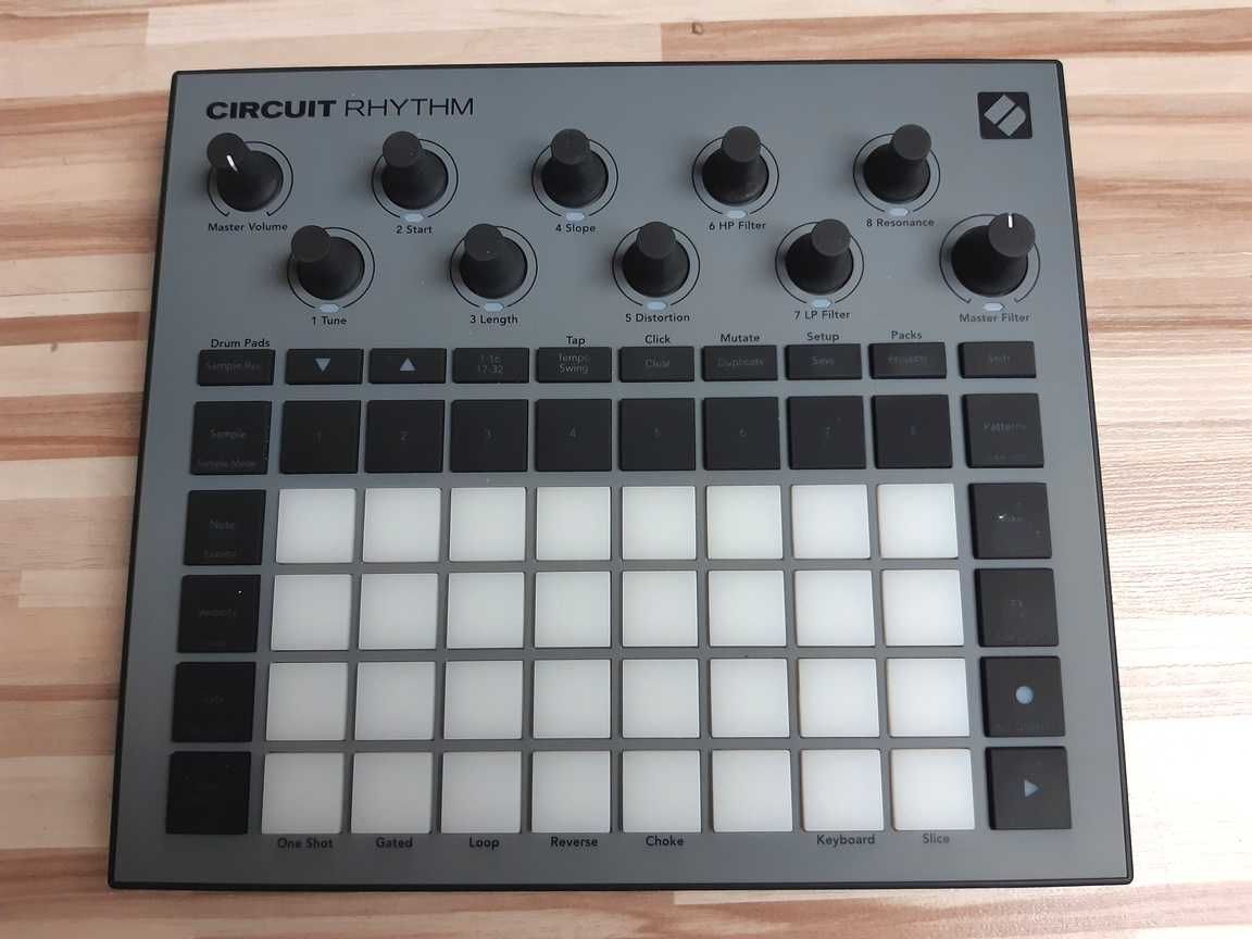 Novation Circuit Rhythm niemal idealny sampler syntezator