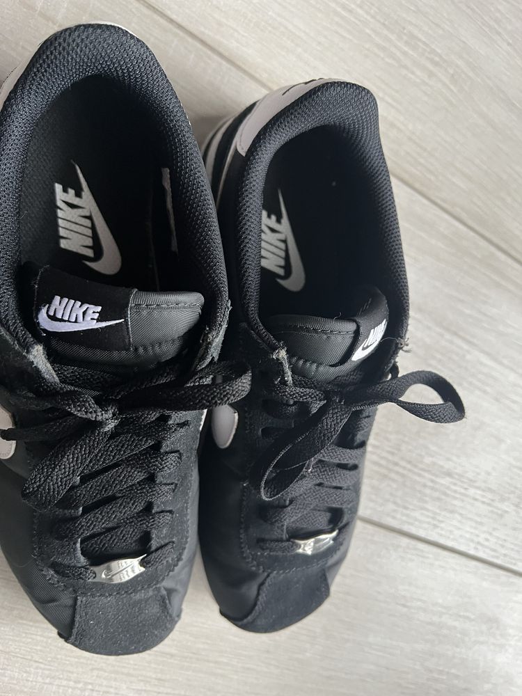 Sprzedam nike Cortez