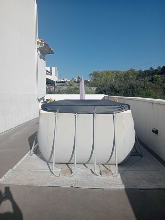 Piscina desmontável BESTWAY, dim.  4,12x2,01x1,22.