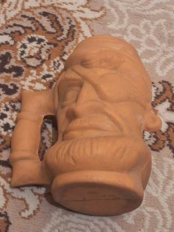 Kufel gliniany glina na piwo kubek retro vintage oldschool twarz pirat