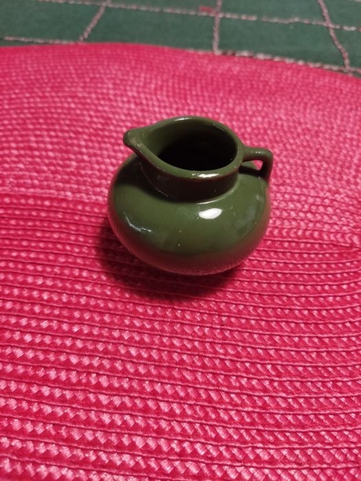 Mały dzbanuszek, wazonik