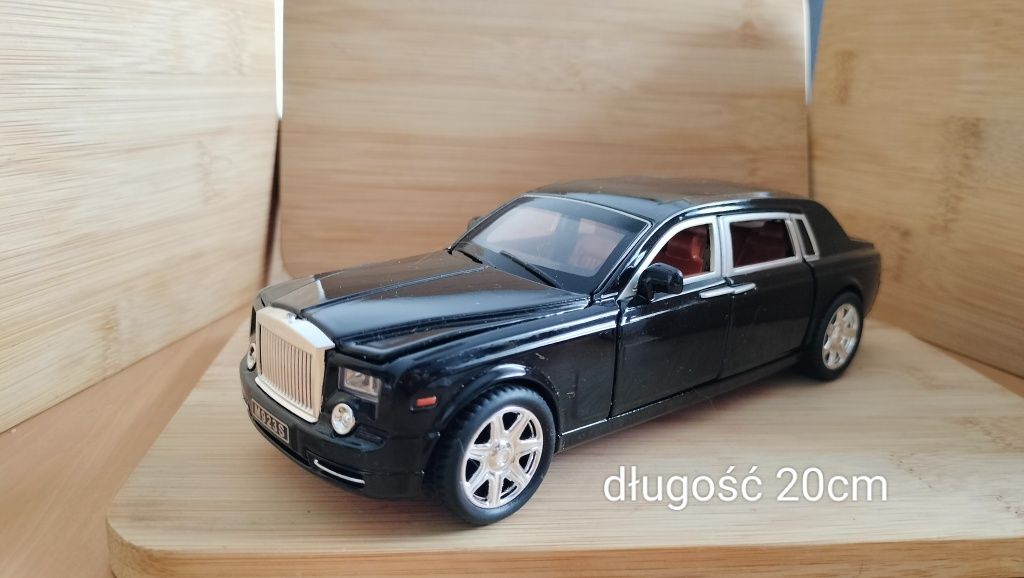 Rolls- Royce Phantom