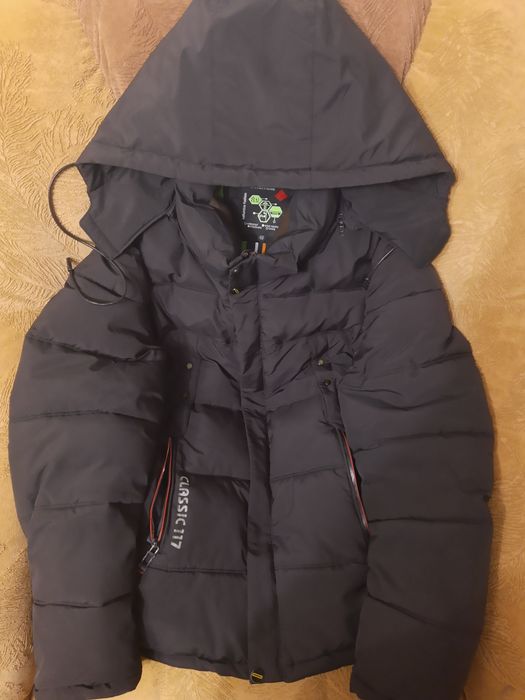 Зимова курточка чоловіча