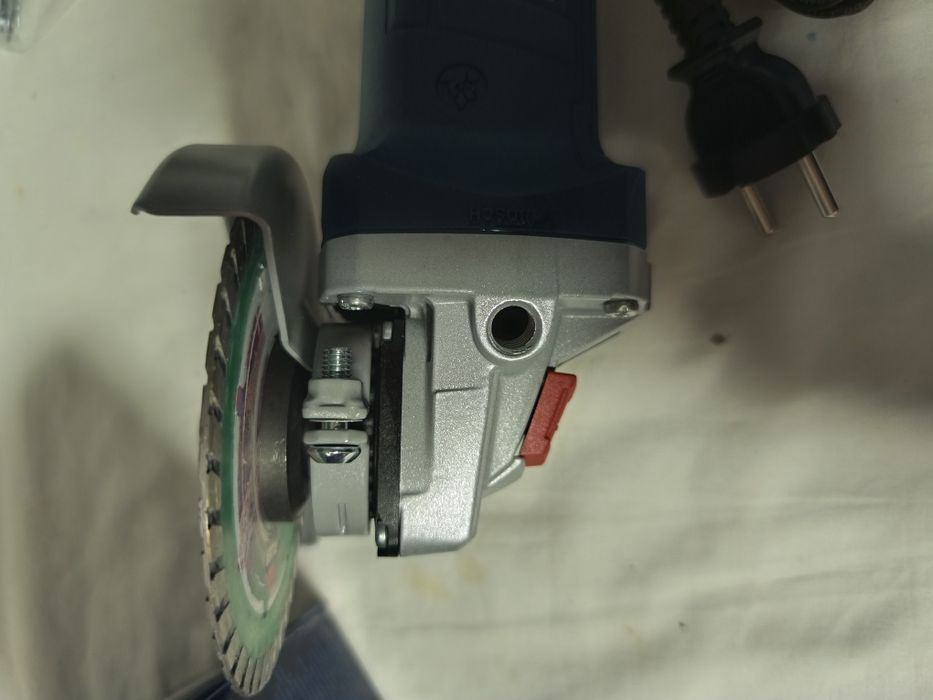 Rebarbadora profissional 115mm Bosch GWS 880 nova em caixa