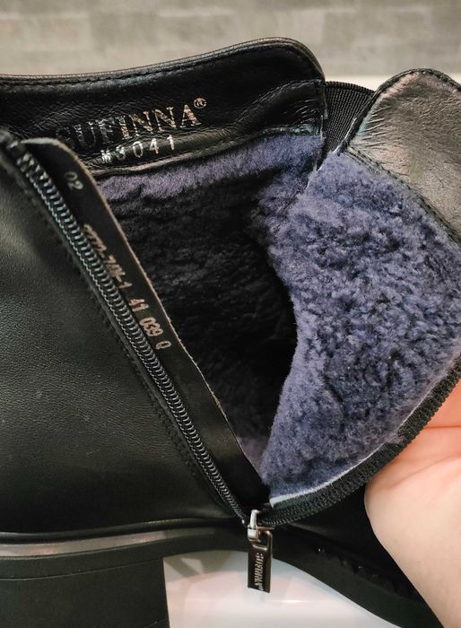 Продам жіночі зимові шкіряні чоботи 41 р