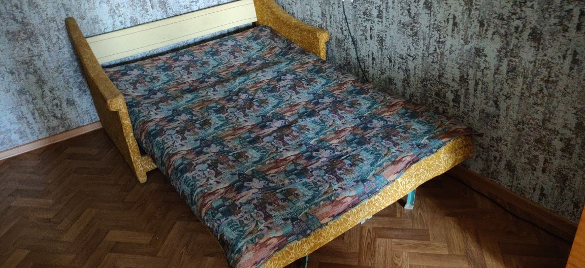Безкоштовно  диван