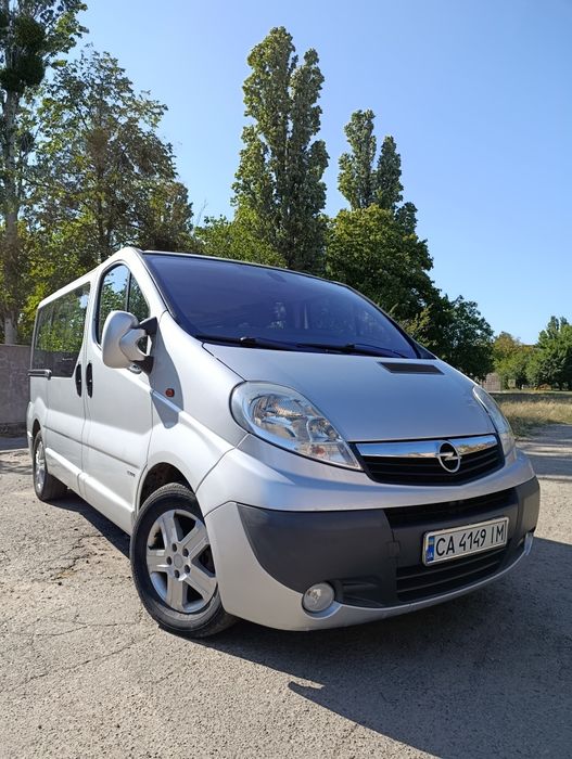 Продам авто Opel Vivaro 2.5 В гароному стані