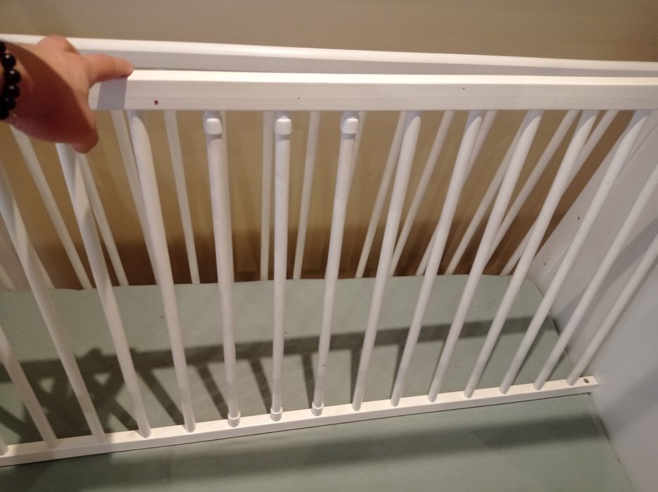 Łóżeczko domek 2w1 z funkcją wejścia dla malucha