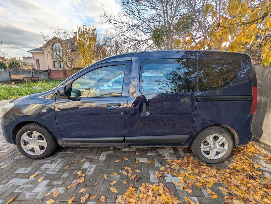 Автомобіль Dacia Dokker 2014 рік