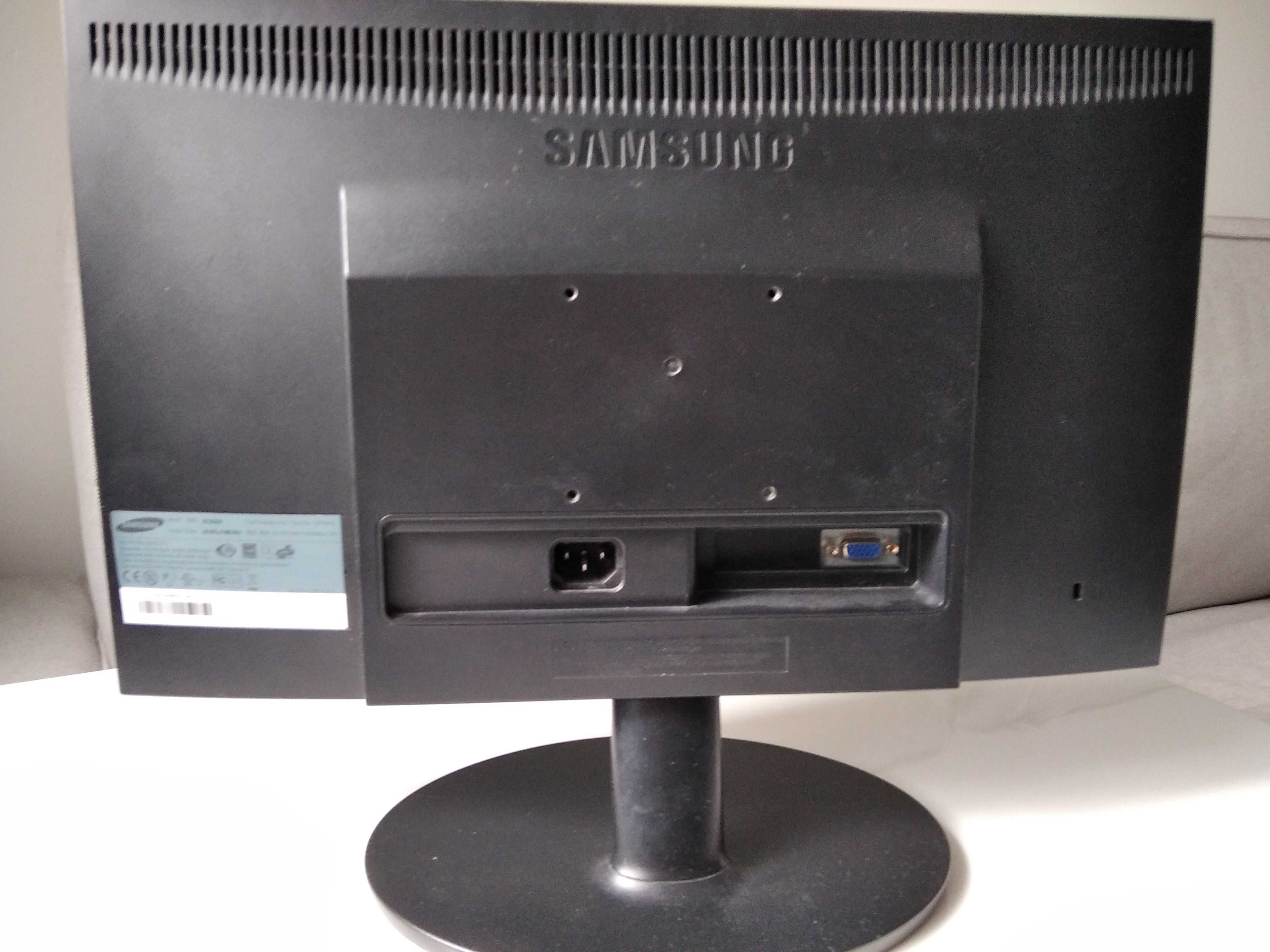 Monitor samsung syncmaster E1920 19 cali db+