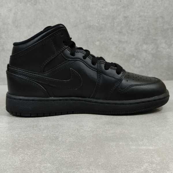 Buty dla dzieci Nike Air Jordan 1 Mid
Deep Black Nubuck r. 36 EU 23 cm
