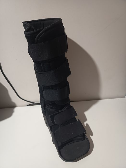 Bota ortopédica.
