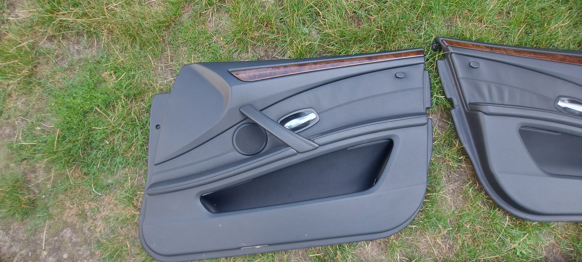 Boczki skora polift bmw e60 e61 lift czarne ambiente