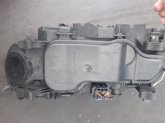 Lampa/ reflektor przedni prawy lewy Volvo V70 S80