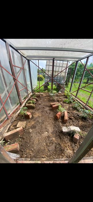 Konstrukcja pod tunel foliowy wraz z folią