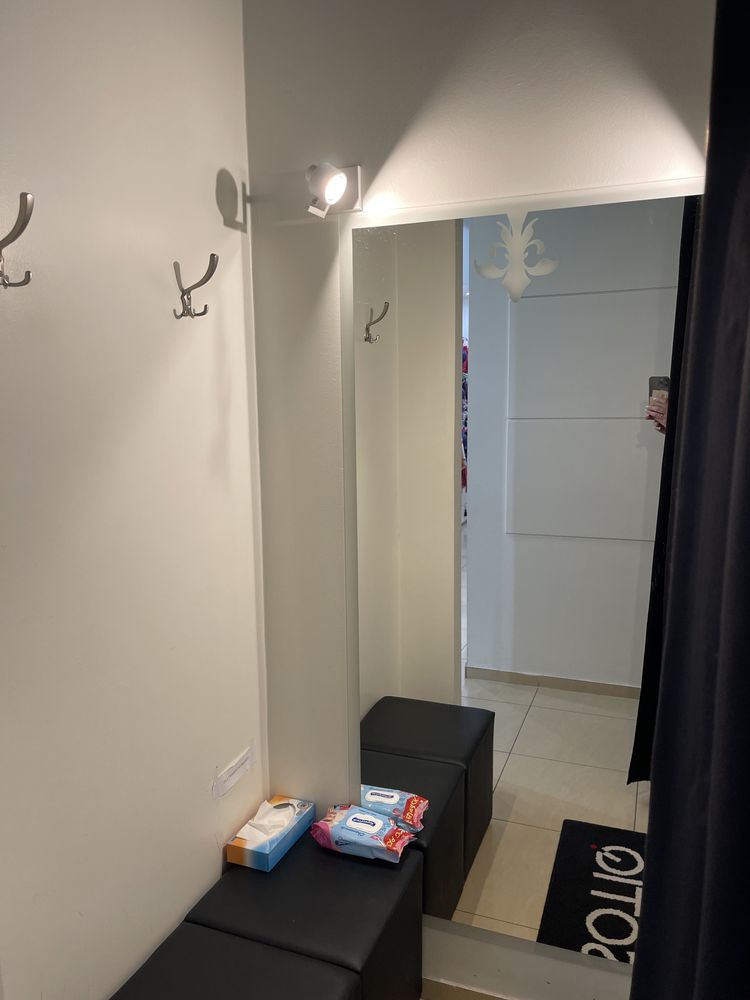 Meble sklepowe do salonu 50 m2
