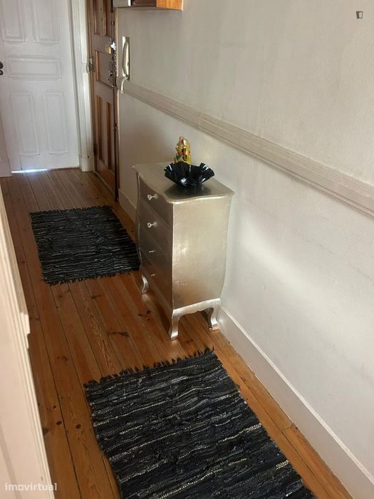 Quarto - localizado em Alameda Lisbon