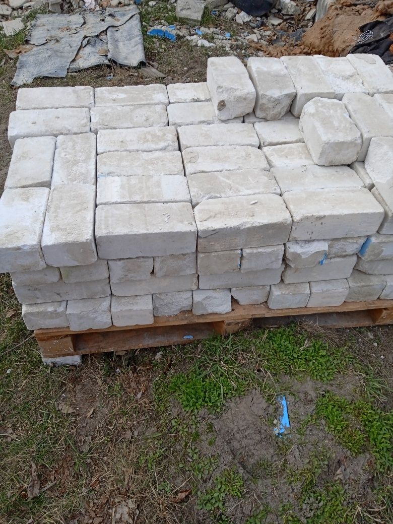 Продам залишки цегли 3грн
