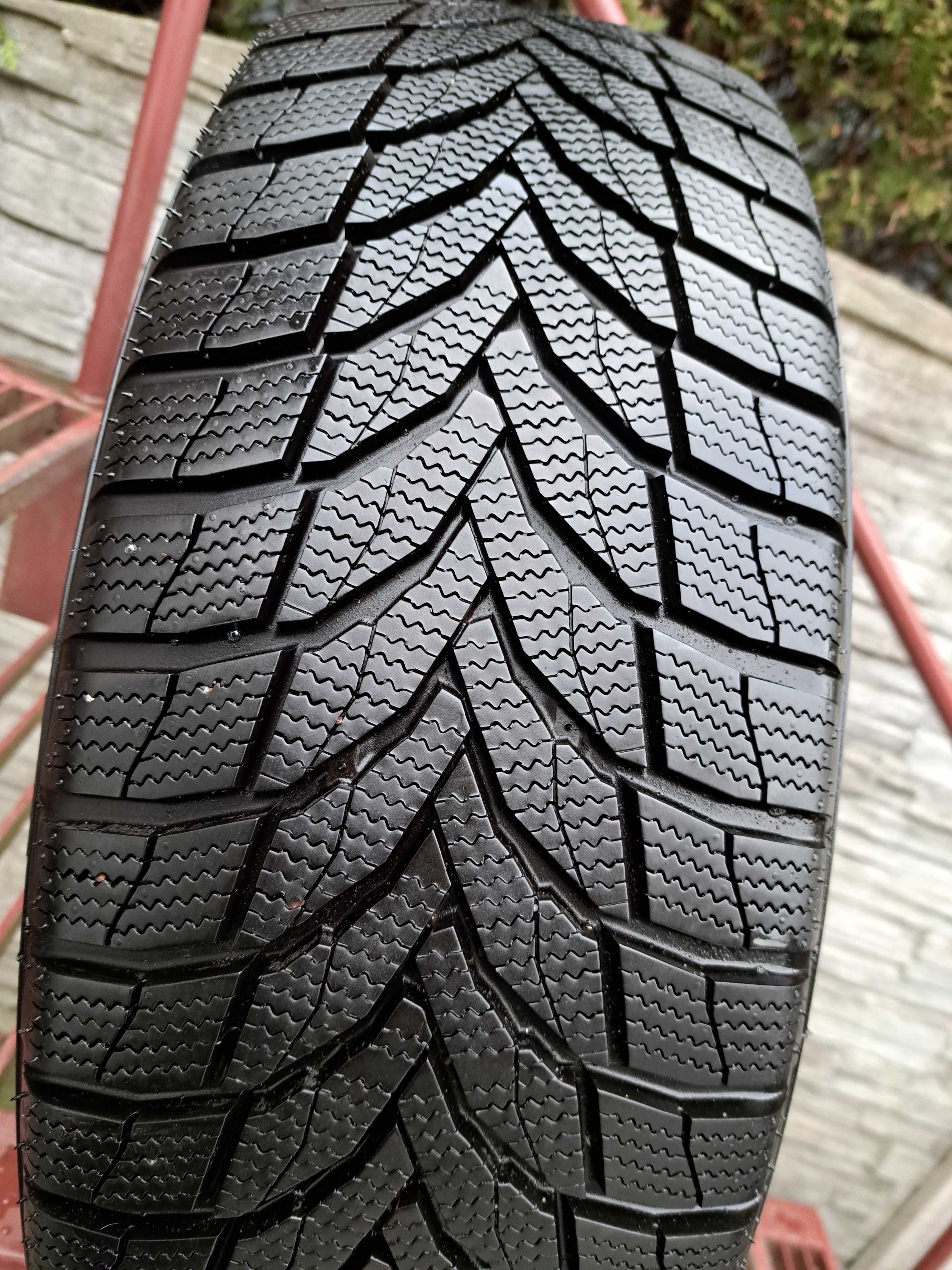 Opona NOWA zimowa 235/65 R17 Nexen Winguard Sport 2 Montaż gratis !