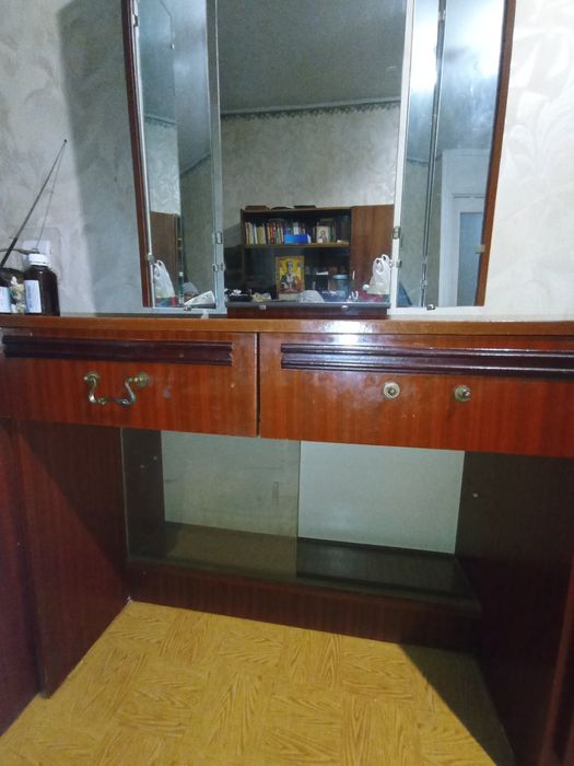 Трюмо триляж столик