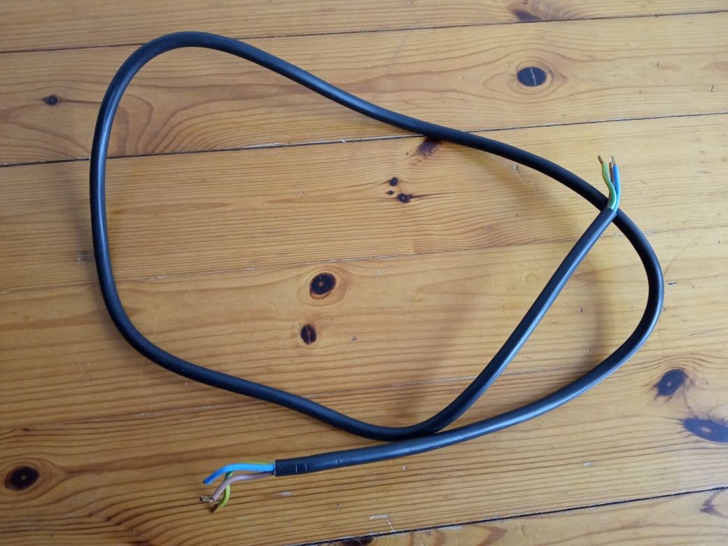 Kabel 3 żyłowy długość 135 cm