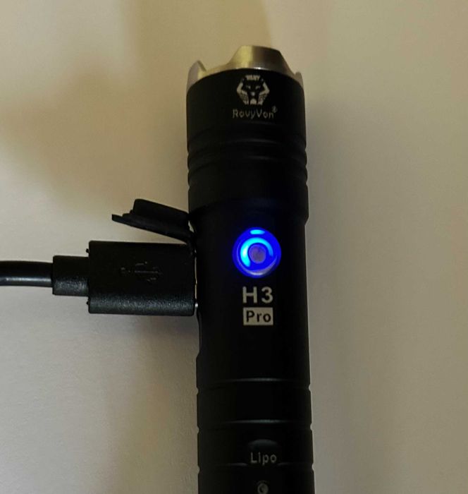 Latarka taktyczna RovyVon Hybrid H3 Pro Black