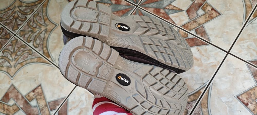 Buty do pracy z zabezpieczeniem