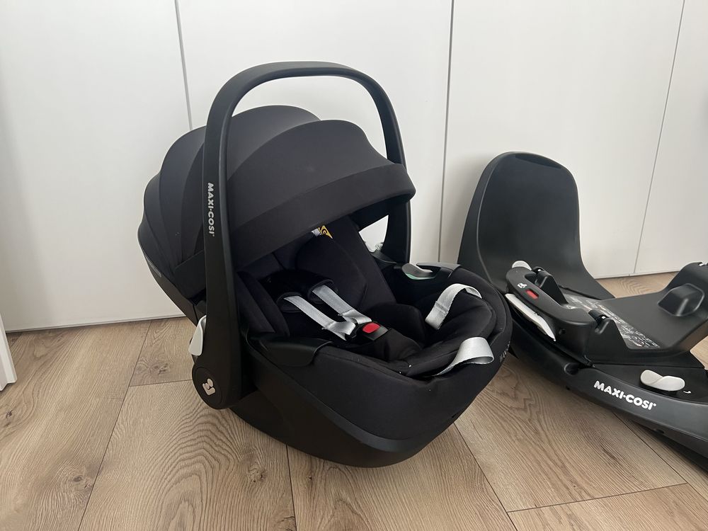 Fotelik Maxi Cosi Pebble 360 pro  i baza obrotowa FamilyFix 360 pro