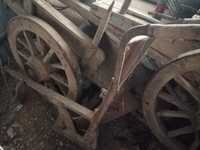 Carros de bois antigos