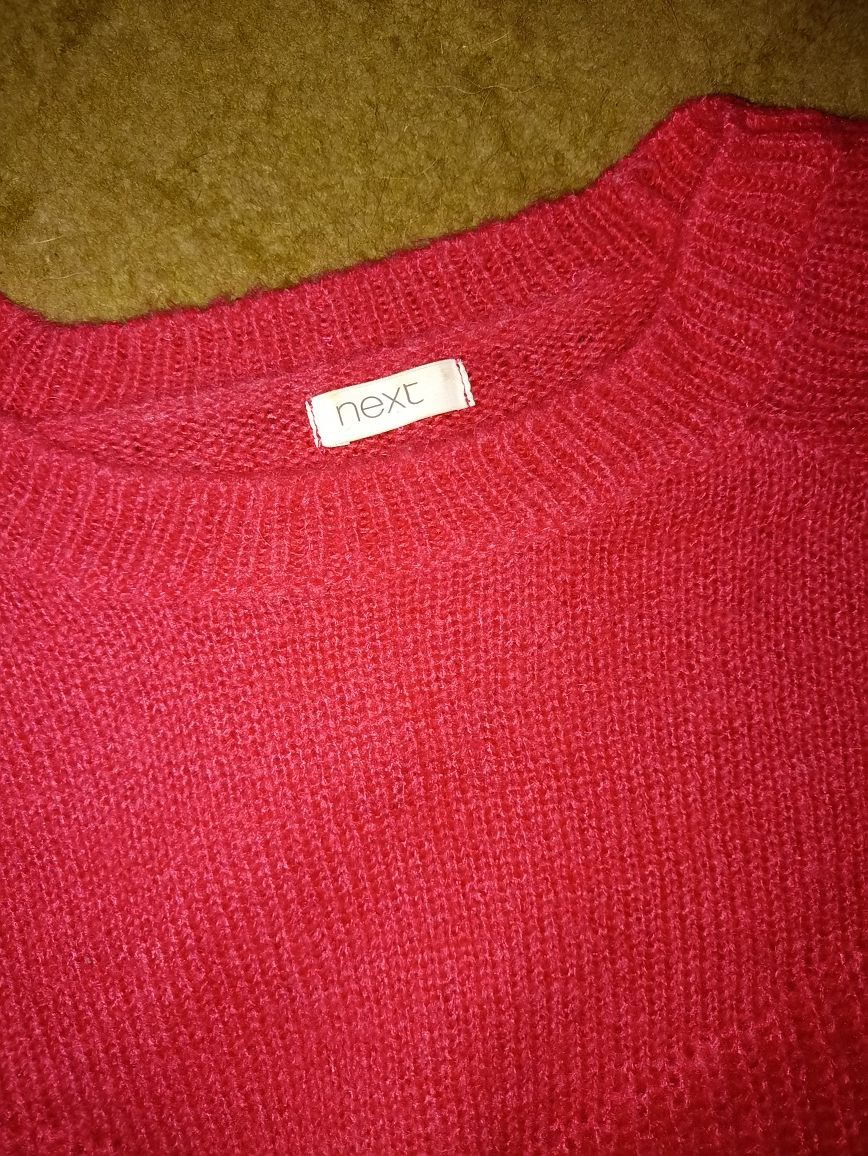Продам светр жіночий.