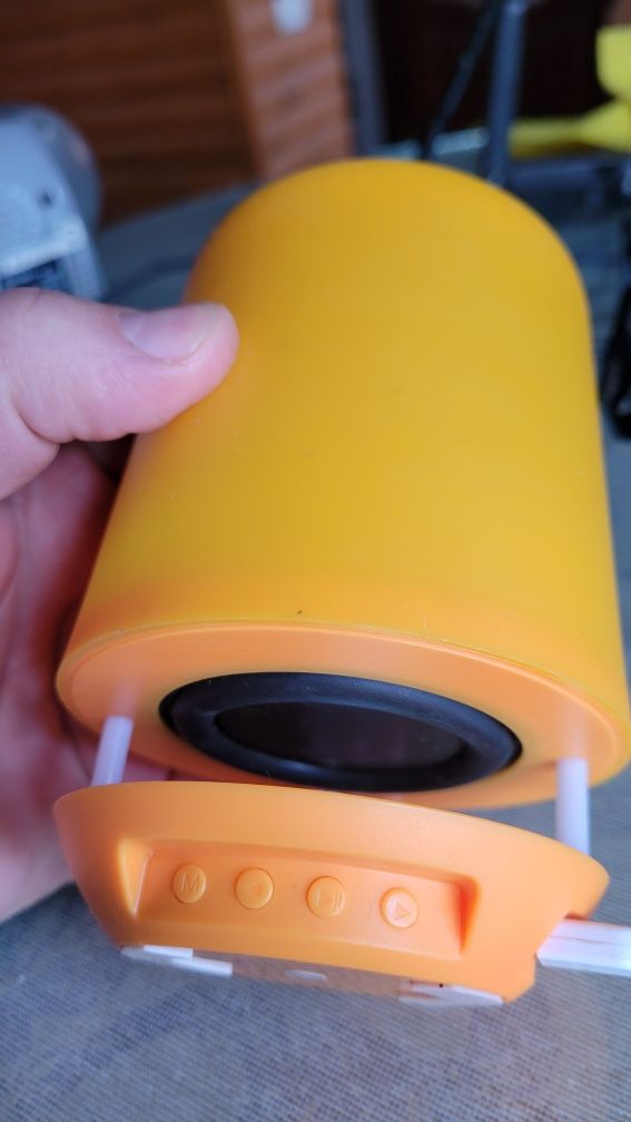 Блютуз колонка Е-304Т.  Яскрава. Підсвітка.. Usb+mSD, Aux