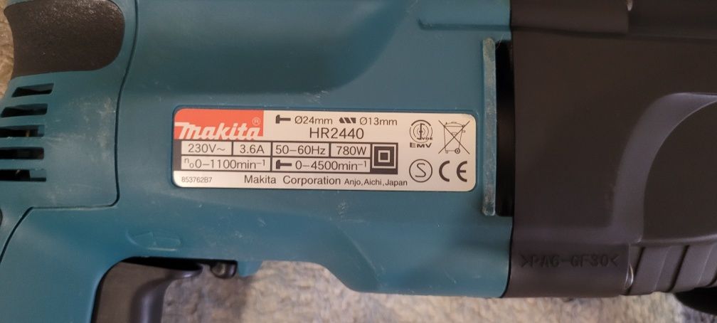 Перфоратор Makita HR 2440