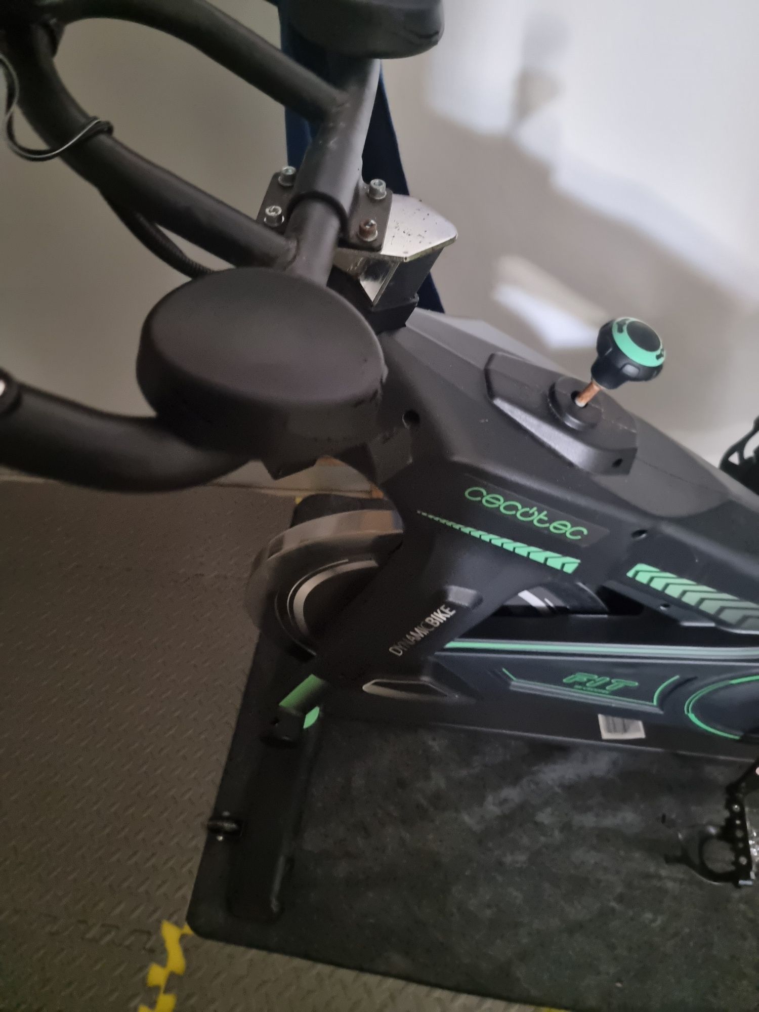 Bicicleta indoor cecotec ultraflex 25.