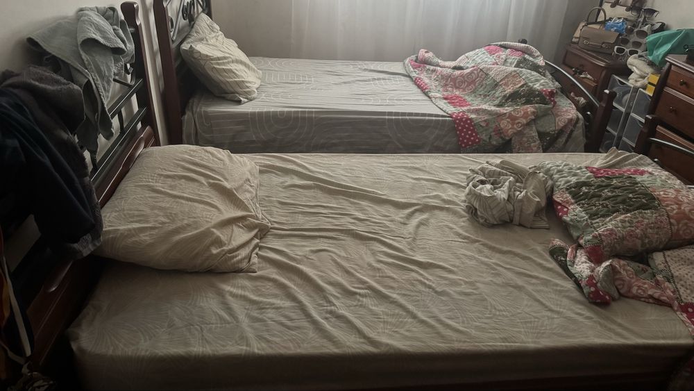 Vendo cama de solteiro 190X100