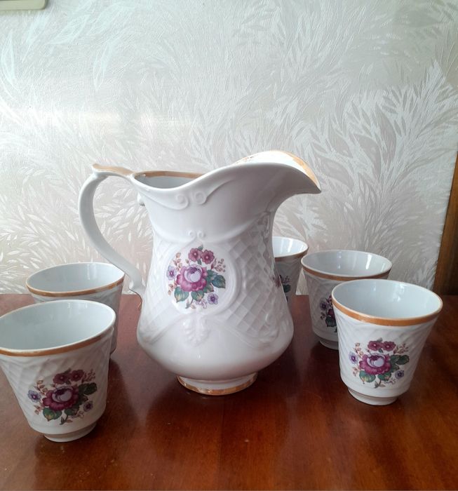 Наборы посуды из фарфора