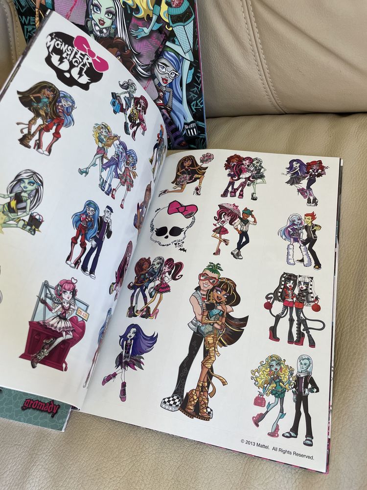 Monster High ksiazeczki z naklejkami zadaniami wuizy kolorowanki